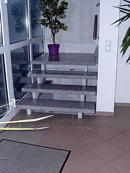 Auch mit Klick ins Bild eine Seite weiter - ein Service von Tausch Bauelemente in Roth in Mittelfranken !